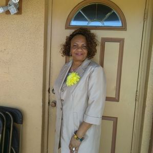 Meet your Posher, Deborah